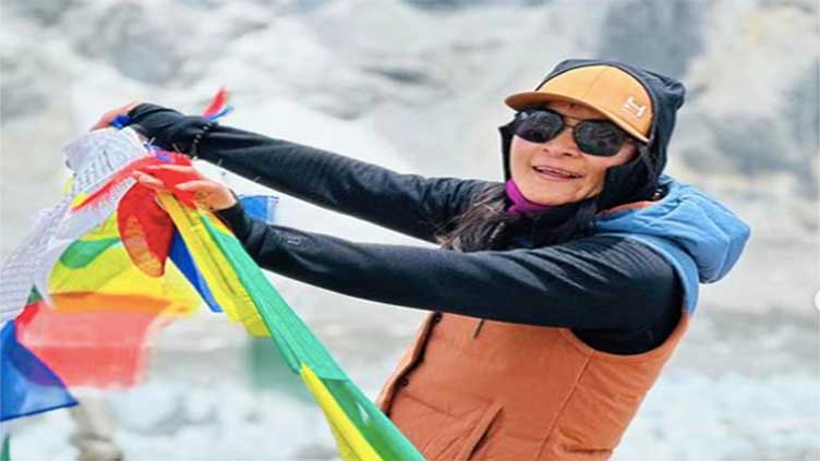 Nepali mountaineer gets title of fastest woman to climb Everest