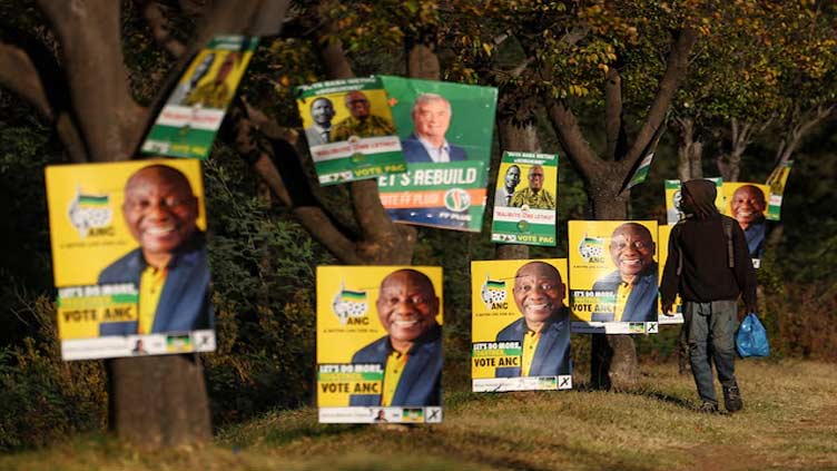 South Africa election: Will there be a new president or government?
