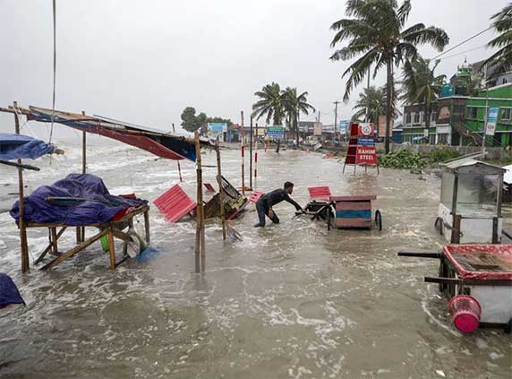 Bangladesh evacuates hundreds of thousands as a severe cyclone approaches from the Bay of Bengal