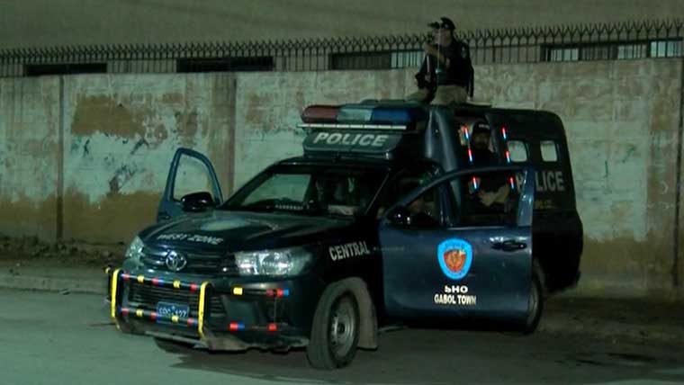 کراچی، کنڈیارو میں پولیس مقابلے، 3 زخمیوں سمیت 5 ڈاکو گرفتار