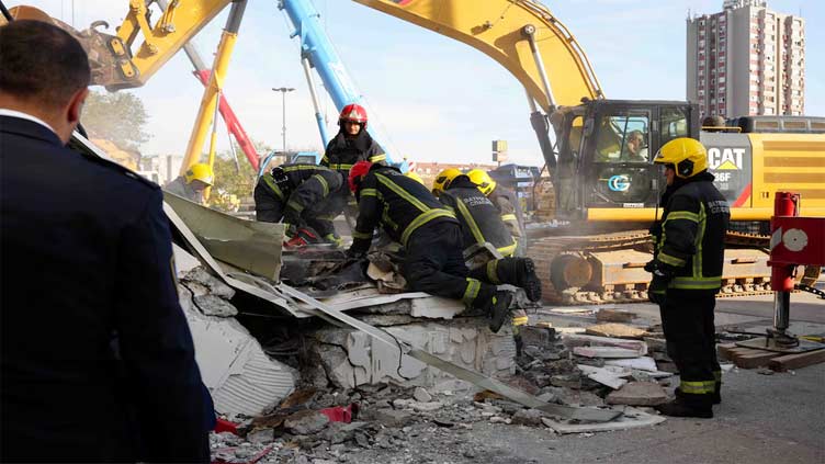 Thirteen dead in Serbian railway roof collapse