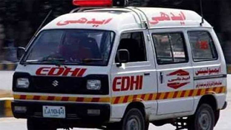 Man dies after being hit by train in Karachi