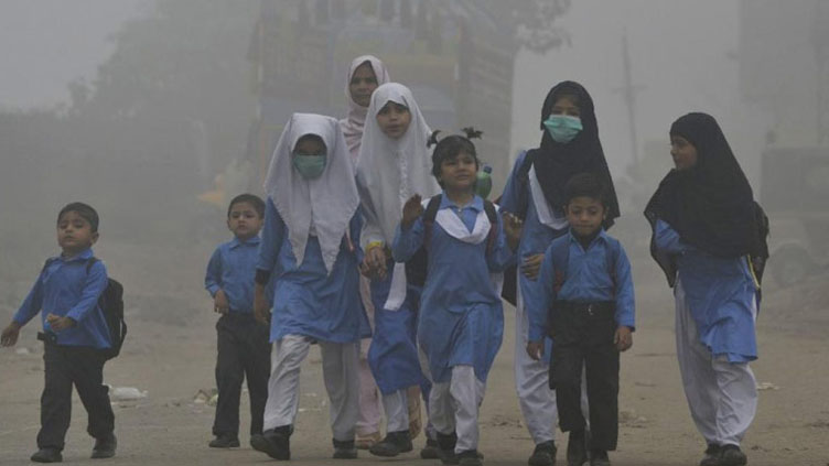 Severe smog in Lahore prompts closure of primary schools for one week