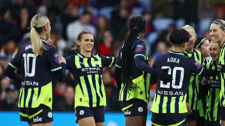 Manchester City stay top of WSL with easy win over Crystal Palace