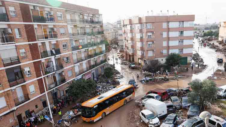 Spain sends more troops to flood zone as public anger rises