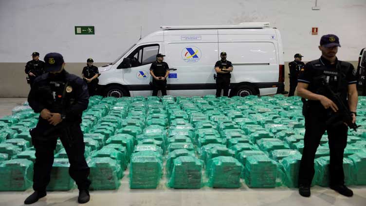 Spanish police seize record cocaine in Ecuadorean banana shipment