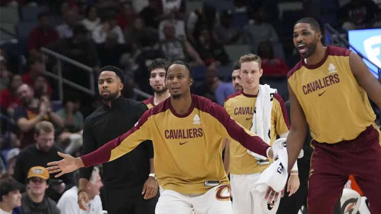 Cavaliers mark historic 9-0 start by getting coach Kenny Atkinson all wet