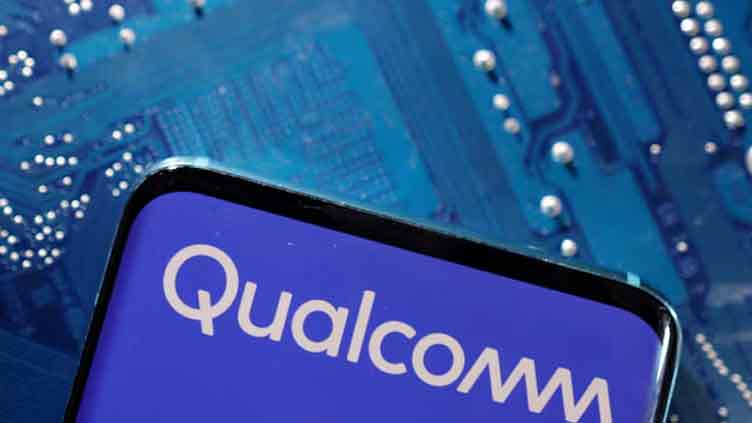 Qualcomm advances on smartphone market revival