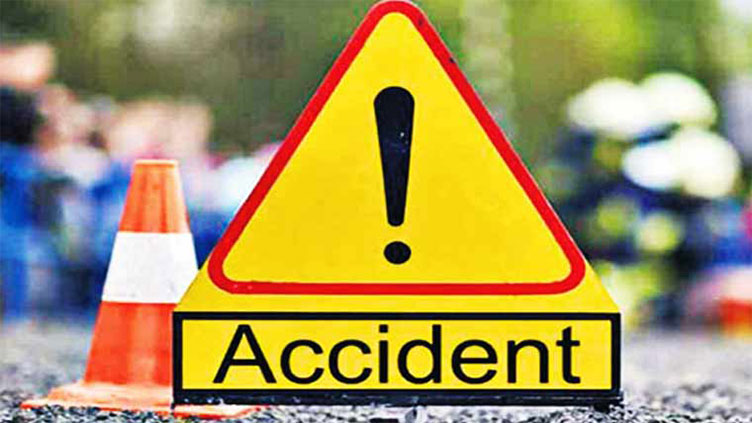 One killed, three injured in van, rickshaw collision in Okara