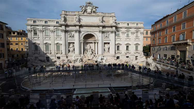 Bridge offers unique view of Rome's Trevi fountain during conservation work