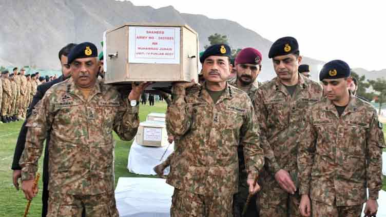 COAS resolves to eradicate terrorism after Quetta Railway Station attack