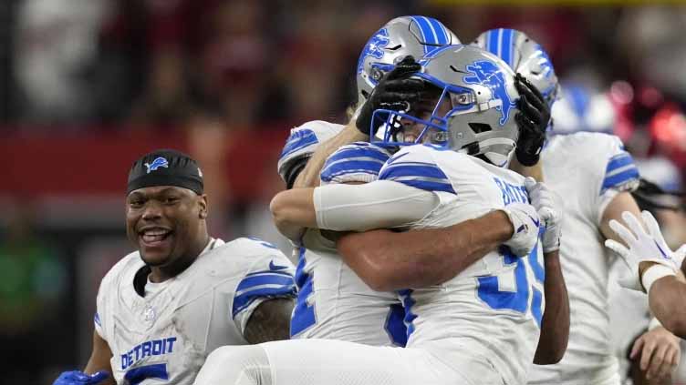 Jake Bates makes 52-yarder at buzzer, Lions overcome Goff's 5 INTs to rally past Texans 26-23