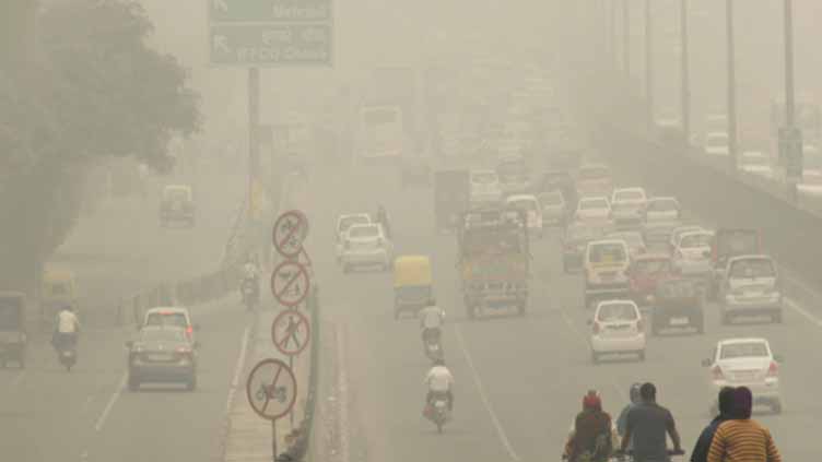 Govt bans outdoor activities till Nov 17 as smog takes heavy toll on people's health