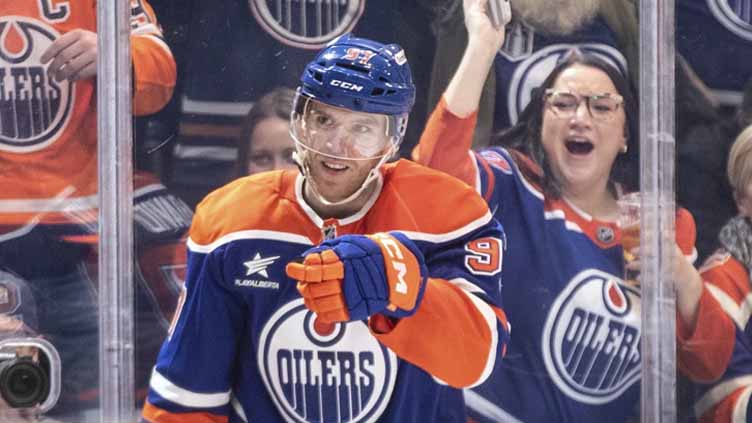 Connor McDavid scores to become the 4th-fastest NHL player to reach 1,000 points