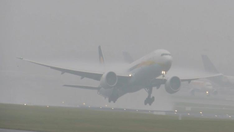 Dense smog disrupts flight operation at Lahore airport