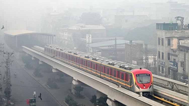 Lahore, Multan remain smog-choked as overall provincial reading improves 