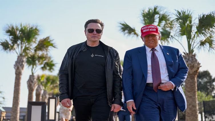 Trump, Musk watch SpaceX launch Starship, booster misses landing