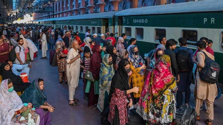 47pc Pakistanis never travelled by train, Gallup survey reveals 