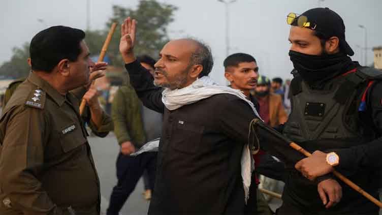 PTI convoys march to Islamabad amid police crackdown