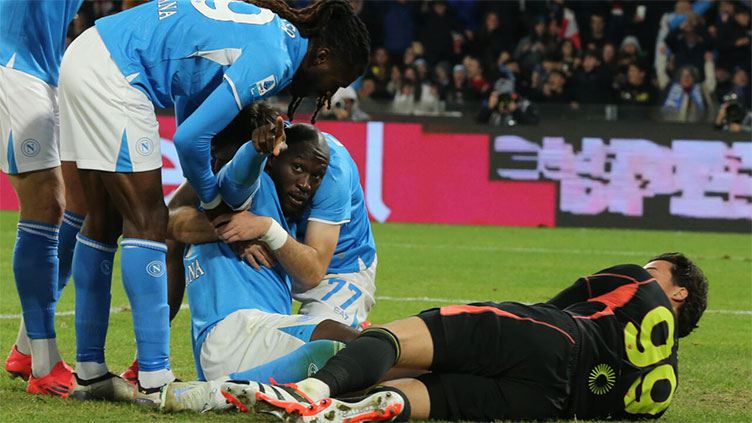 Lukaku keeps Napoli top of Serie A with Roma winner