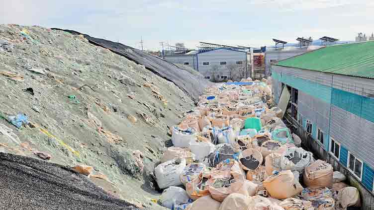 Divisions on curbing plastic waste persist as UN treaty talks begin