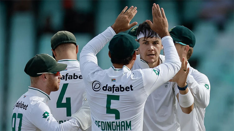 South African bowlers strike after Sri Lanka set big target