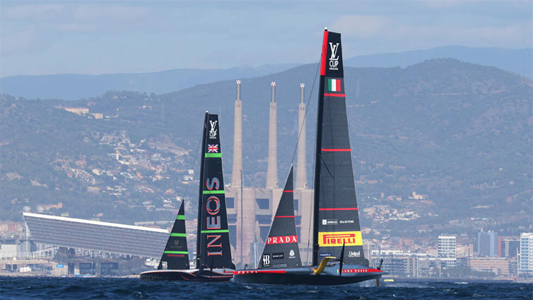 Britain and Italy inseparable in Louis Vuitton Cup final