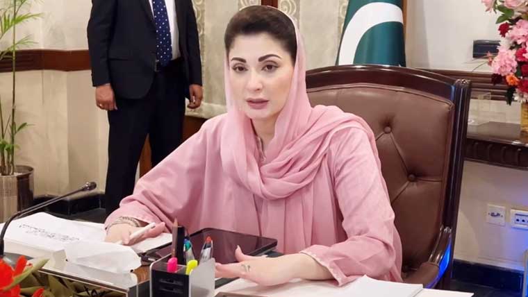 استاد جہالت کے اندھیروں میں علم کی روشنی پھیلاتے ہیں: مریم نواز