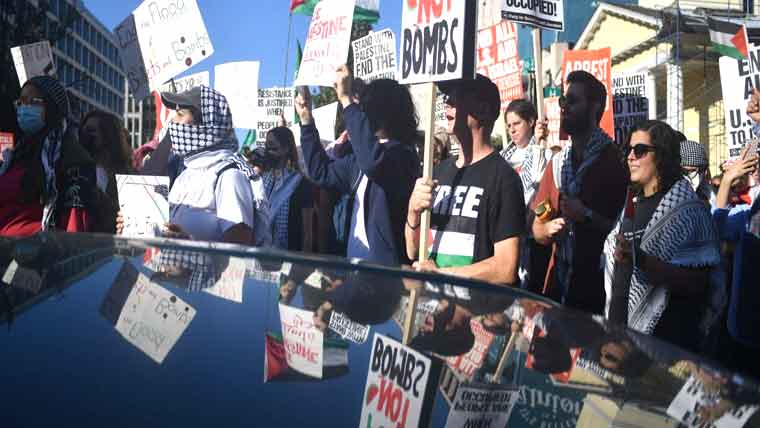 فلسطین اور لبنان کے حامی نے وائٹ ہاؤس کے سامنے خود کو آگ لگا لی