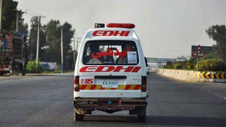 Teenager dies after falling from bus in Karachi