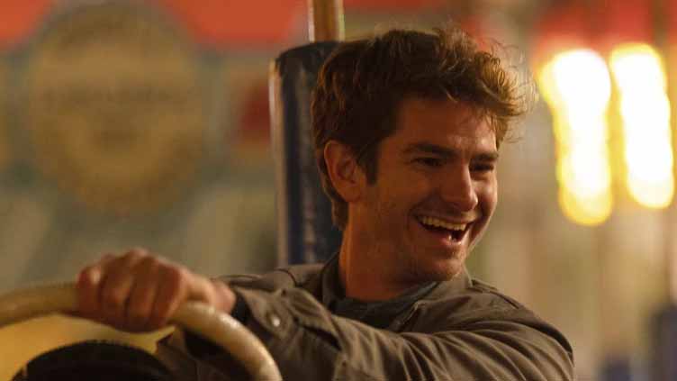 Movie Review: Life flies by in Florence Pugh, Andrew Garfield romance 'We Live In Time'