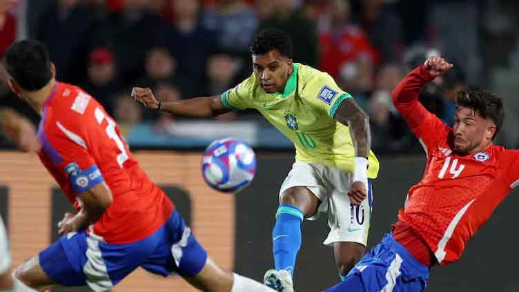 Last-gasp Luiz Henrique effort gives Brazil 2-1 win at Chile