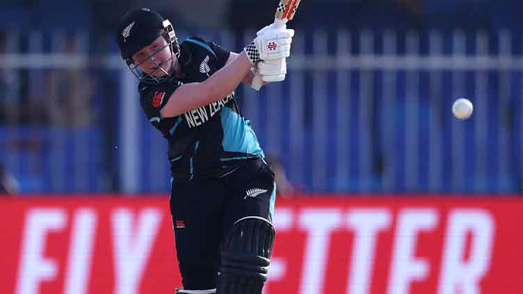 New Zealand cruise to comfortable win over Sri Lanka