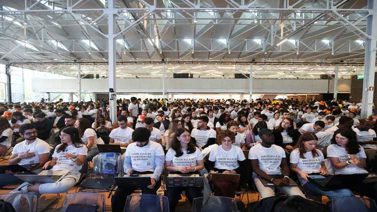 Portuguese school sets world record for largest programming lesson