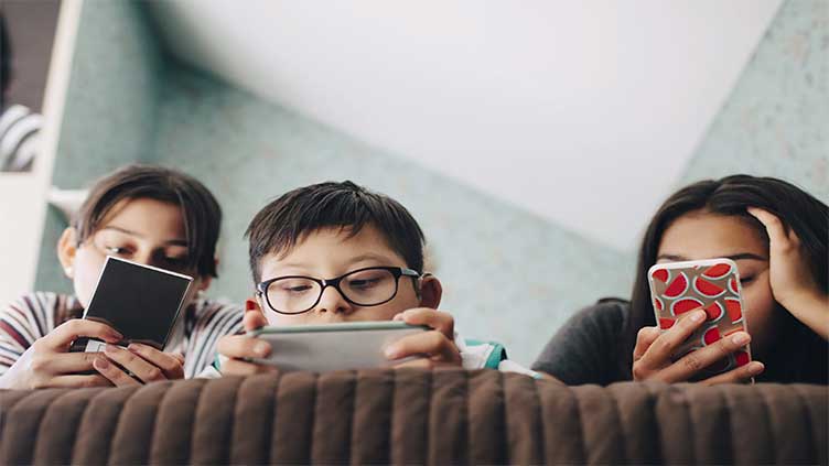 Smartphones affecting children's speaking skills, warn experts