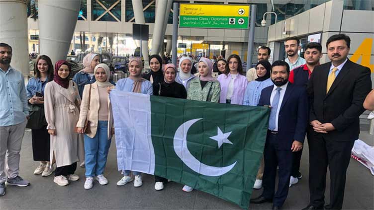 Palestinian students arrive in Lahore for medical studies