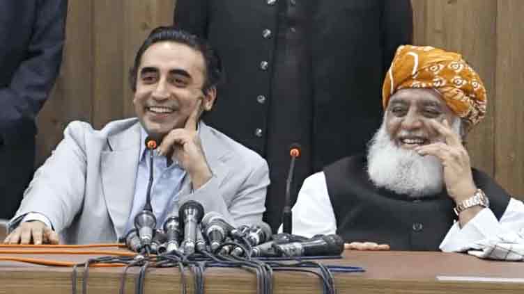 Fazl assures Bilawal of voting in favour of constitutional amendment