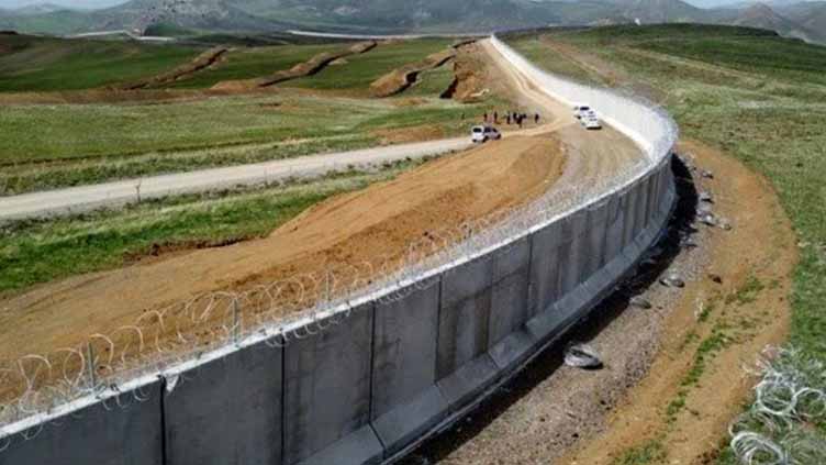 Iran begins constructing wall along Afghan border amidst terrorism threats 