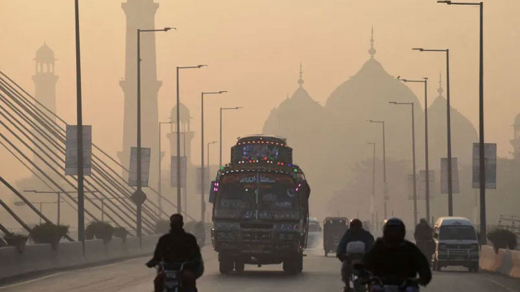 Lahore tops global pollution ranking with 328 AQI