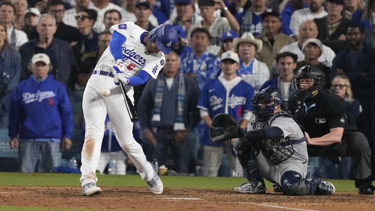 Freeman hits 1st walk-off slam in World Series history as Dodgers top Yankees 6-3 in classic opener