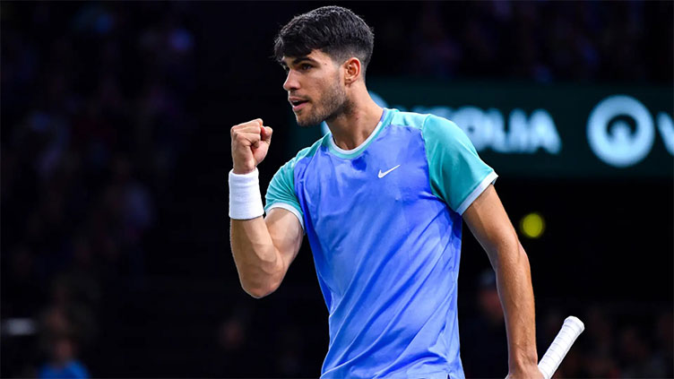 Alcaraz breezes through opener at Paris Masters