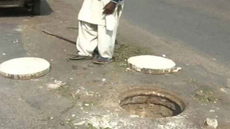 Boy dies after falling into manhole in Rawalpindi