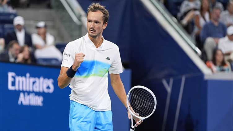 Medvedev holds off Cobolli to reach US Open last 16