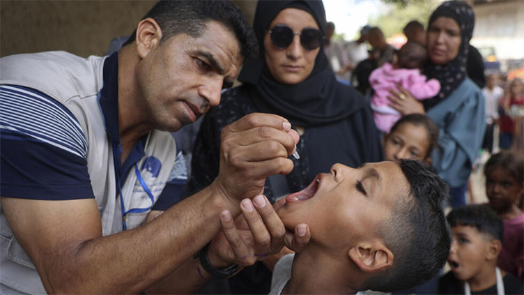 Gaza parents rush to vaccinate kids against polio despite fear of violence