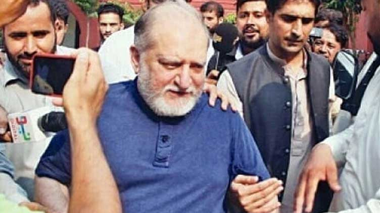 Lahore sessions court reserves judgement on Orya Maqbool Jan's bail request