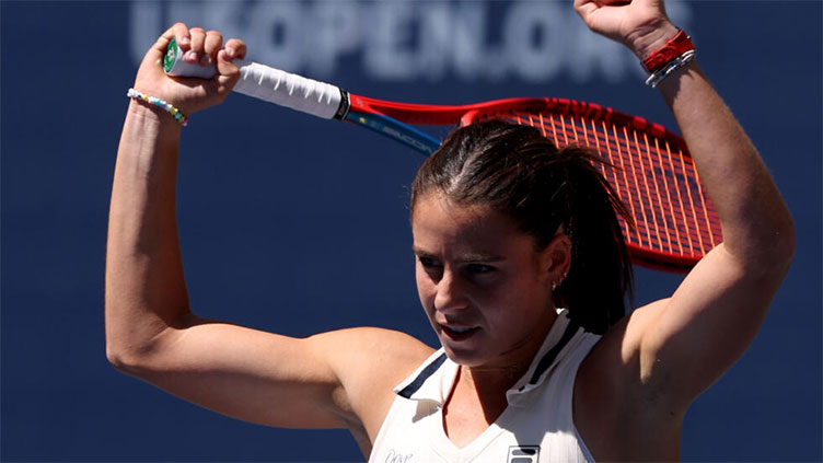 Navarro into US Open semi-final after Badosa collapse