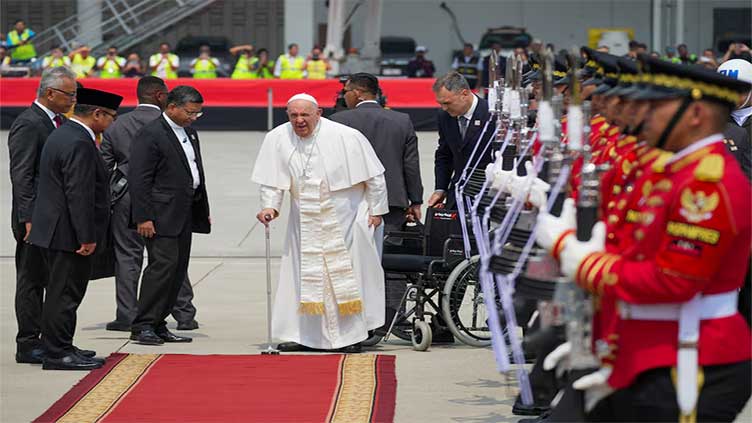 Pope Francis departs Indonesia for Papua New Guinea