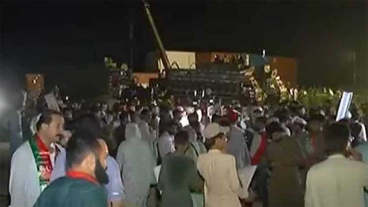 Roads barricaded with containers as PTI set for power show in capital 