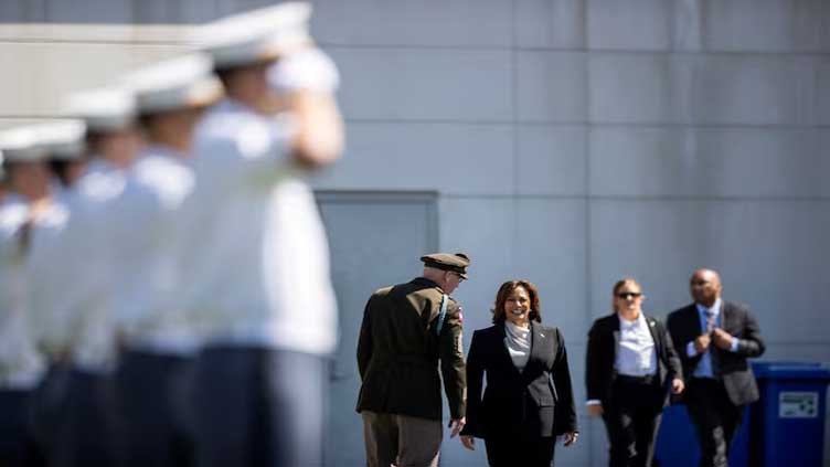 Ten former top US military officials back Harris