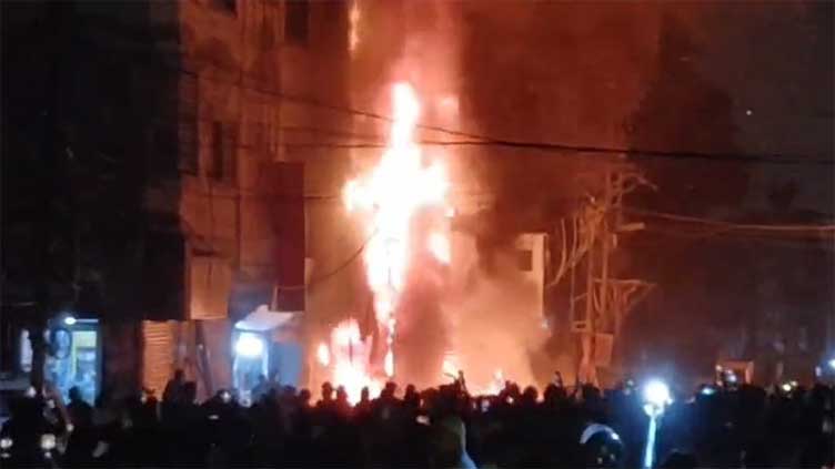 One dead as tyre shop catches fire after explosion in Karachi 